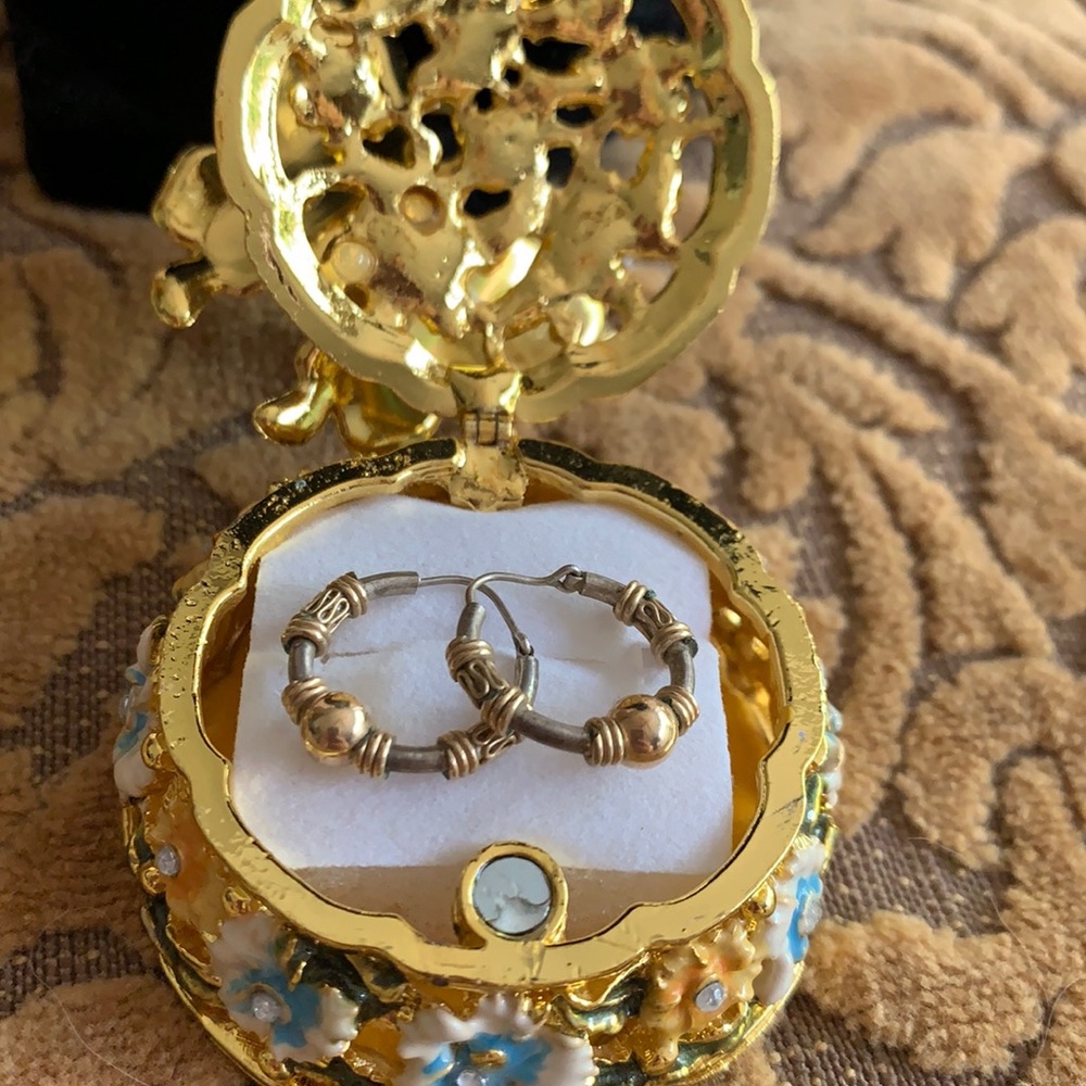 10 K gold and .925 Sterling silver ( tested)